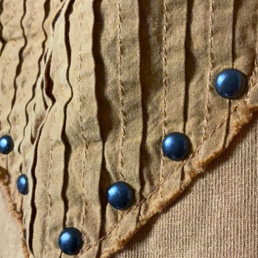 Easel Apricot Studded Heart Long Sleeve Top - Picture 5 of 10